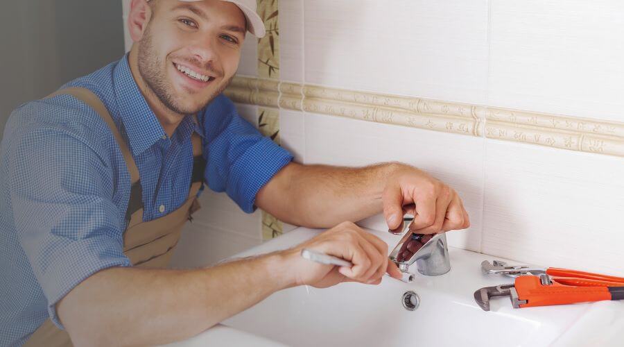 Handle or spout repair in Saint Louis, MI